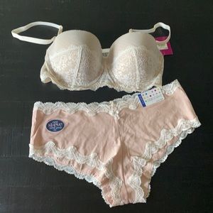 So bra Sz 38C and panties Sz XL. Cream and pink